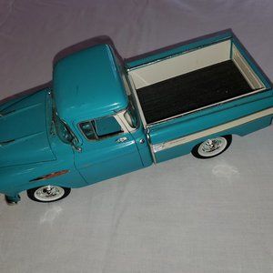 57 chevy 1:18 scale pickup